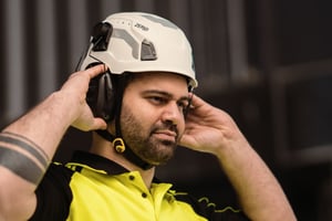 ZER0001_ApexX2Helmet_scaffold_hero