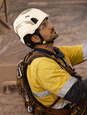 apex_hero_image_03_aus